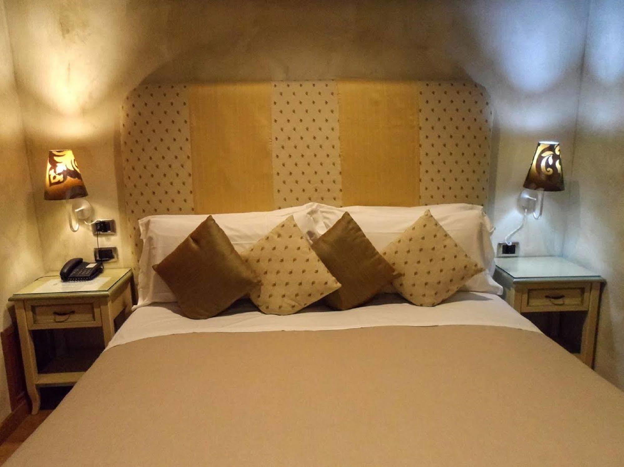 רומא Condotti Rooms מראה חיצוני תמונה