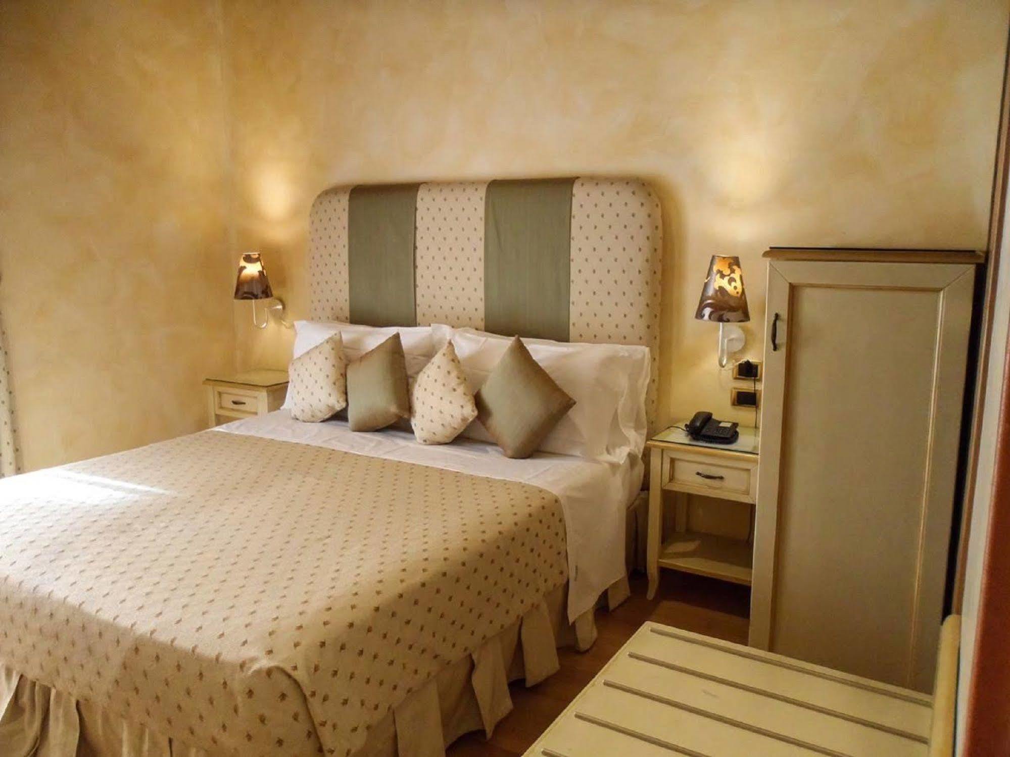 רומא Condotti Rooms מראה חיצוני תמונה